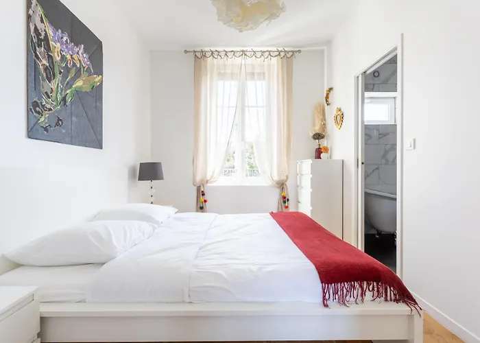 153 - Au Calme & Climatise شقة *