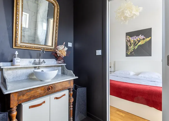 153 - Au Calme & Climatise شقة *